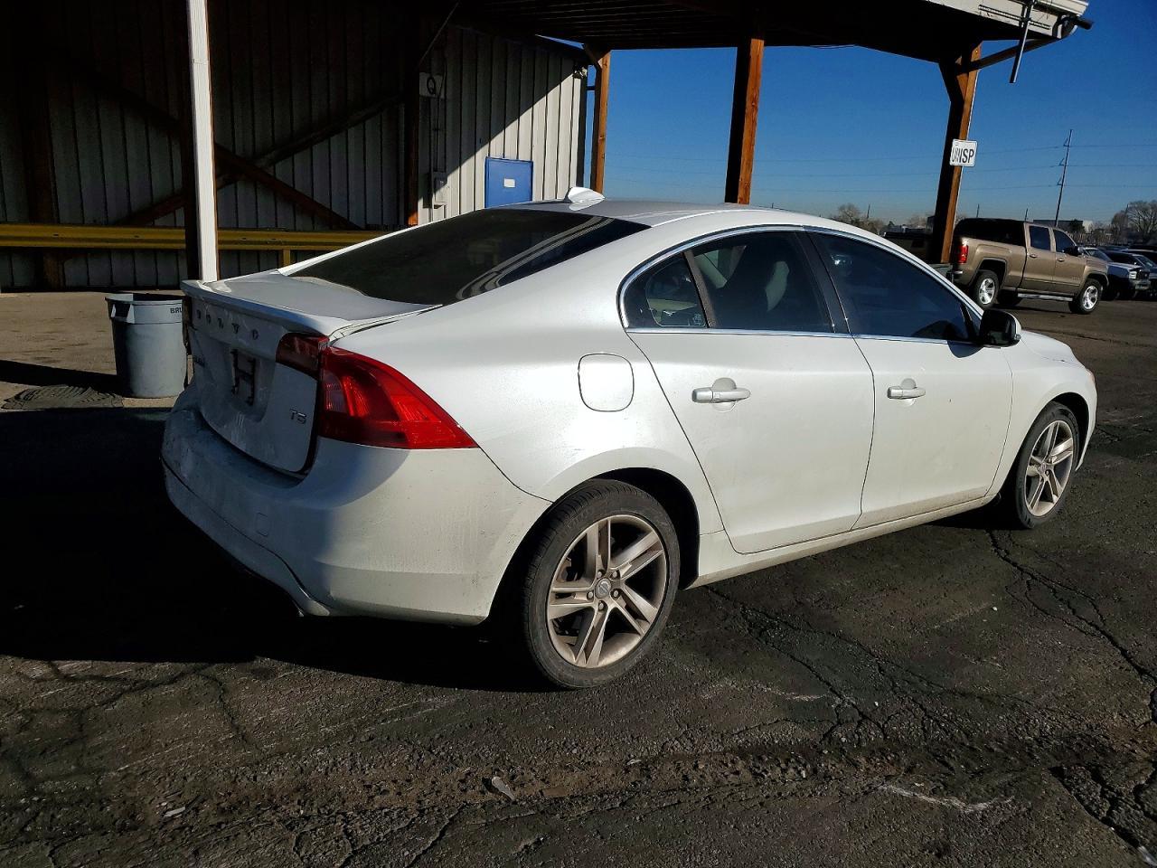 2015 Volvo S60 Premier - Image 3