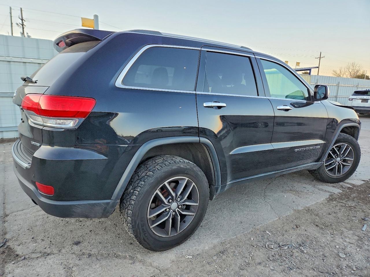 2018 Jeep Grand Cherokee Limited - Image 3