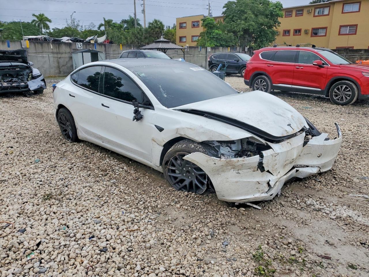 2024 Tesla Model 3 - Фото 4