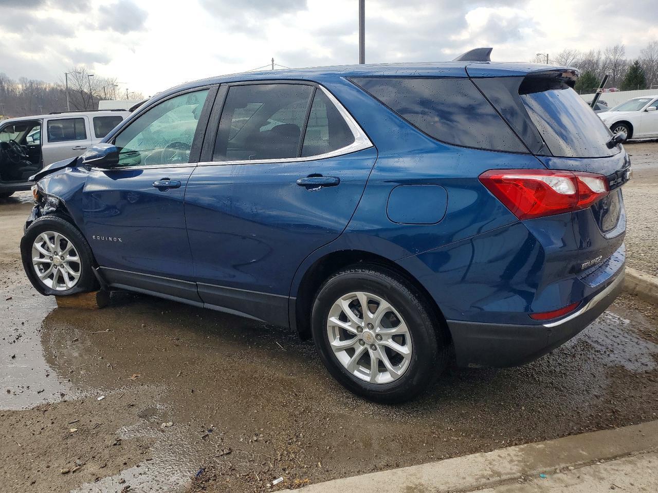 2021 Chevrolet Equinox Lt - Image 2