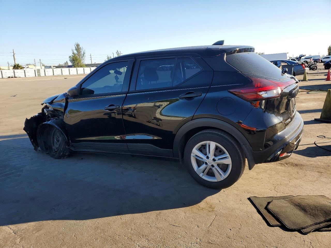 2023 Nissan Kicks S - Image 2