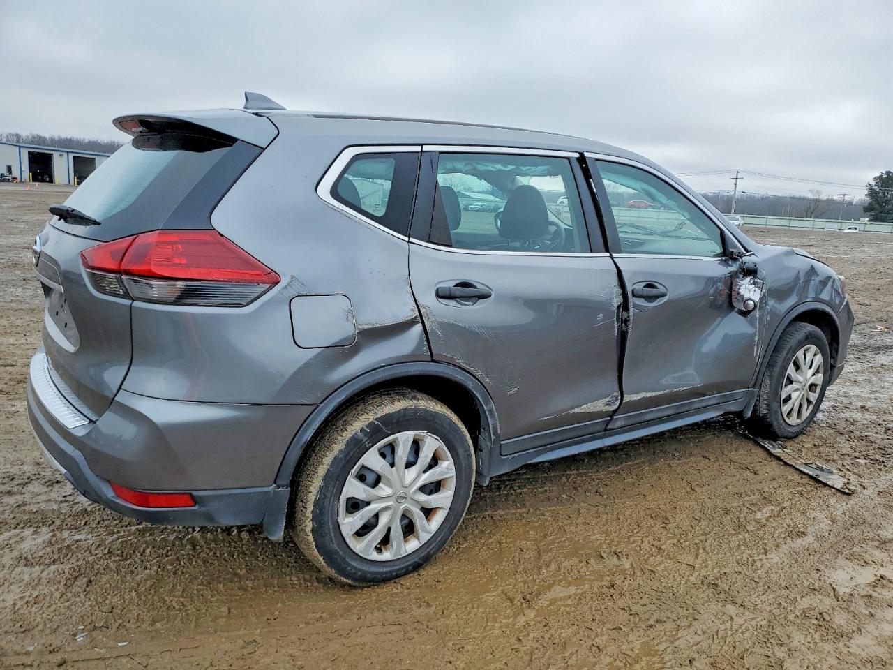 2018 Nissan Rogue S - Image 3
