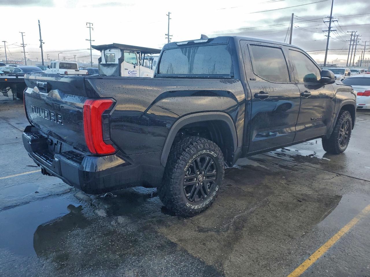 2025 Toyota Tundra Crewmax Sr - Фото 3