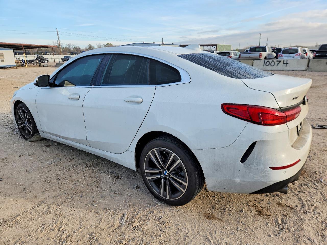 2020 BMW 228Xi - Фото 2