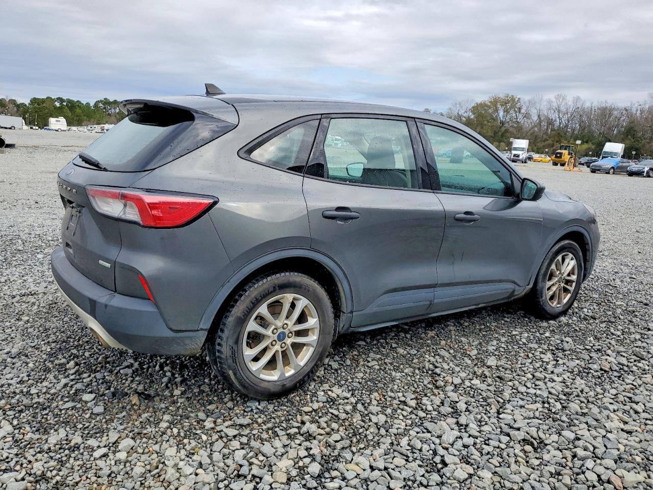 2020 Ford Escape S - Image 3