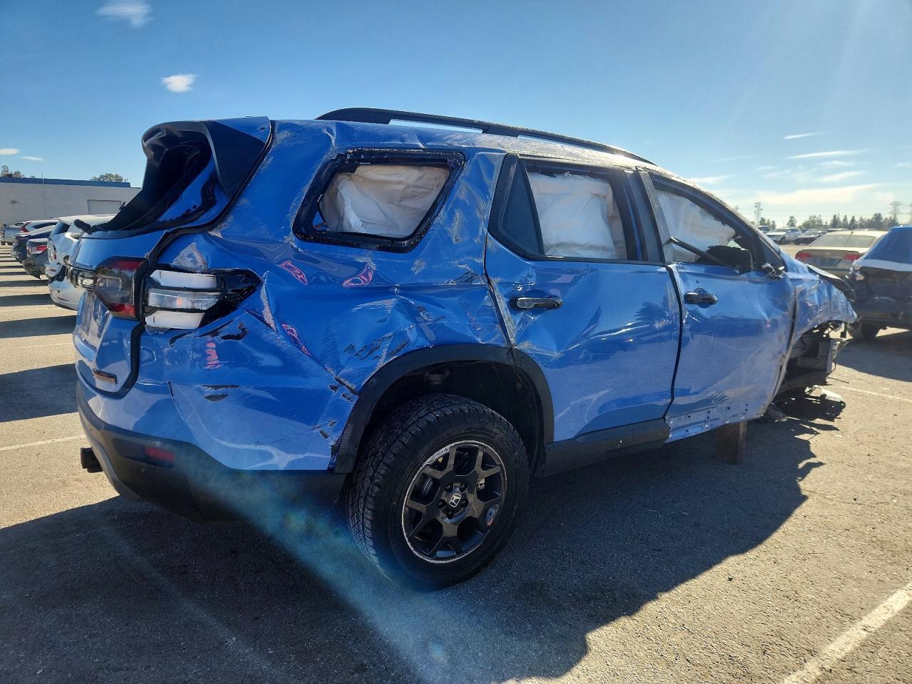 2024 Honda Pilot Trailsport - Image 3