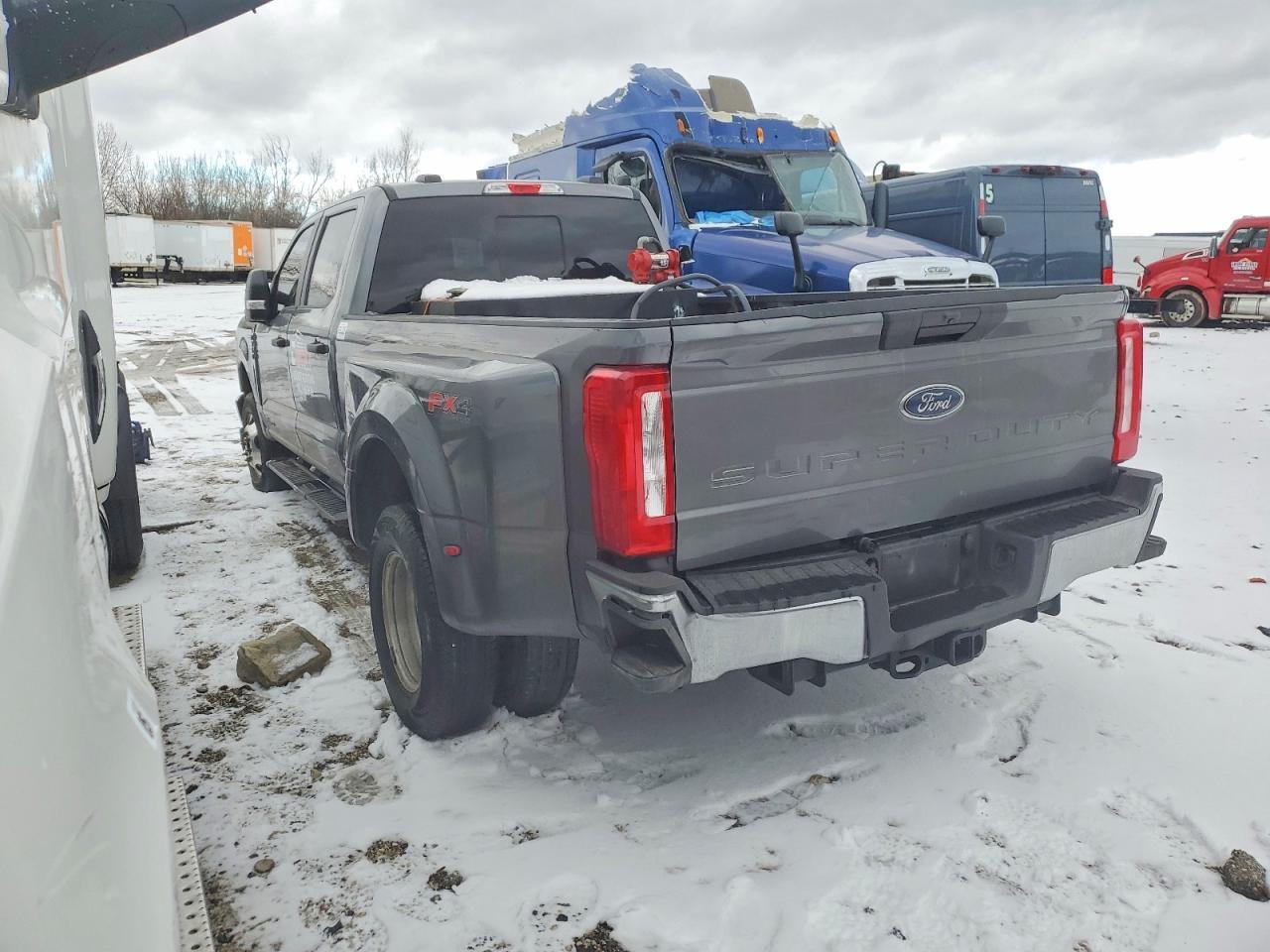 2024 Ford F350 Super - Semi Truck - Фото 2