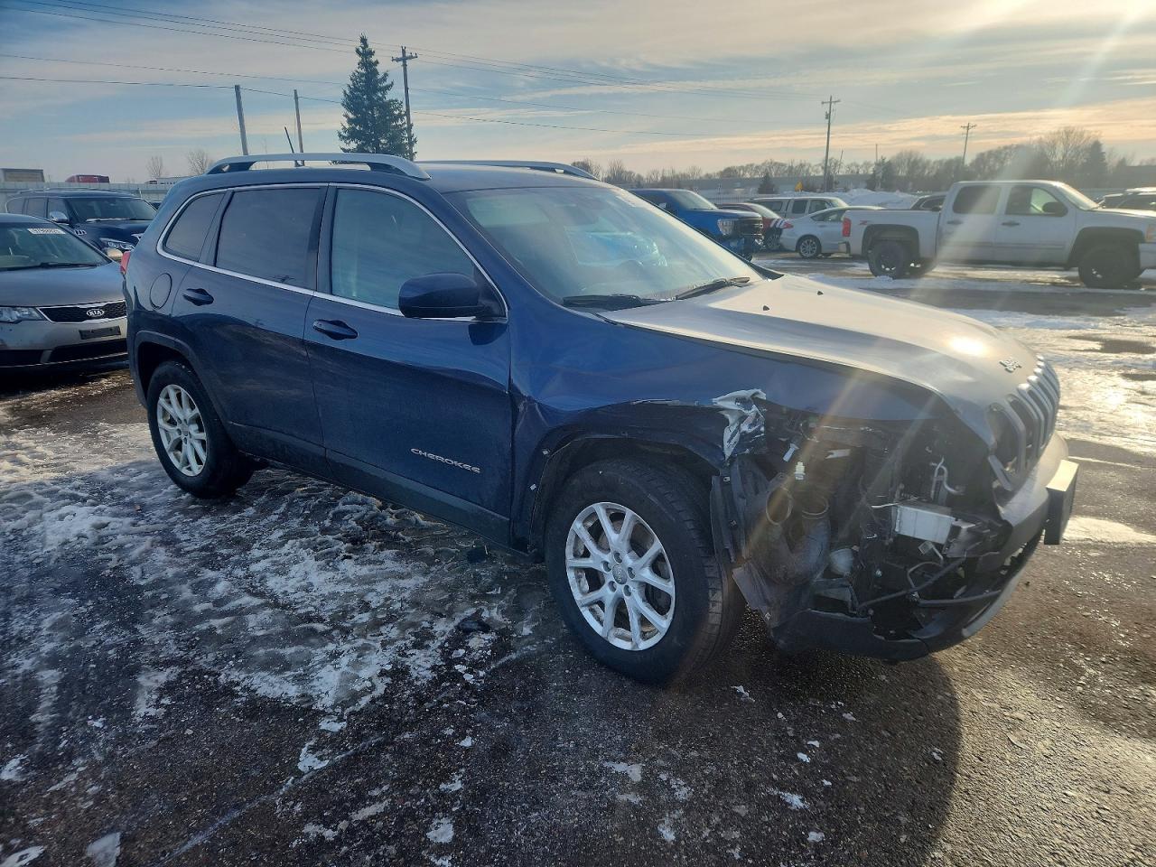 2018 Jeep Cherokee Latitude Plus - Image 4