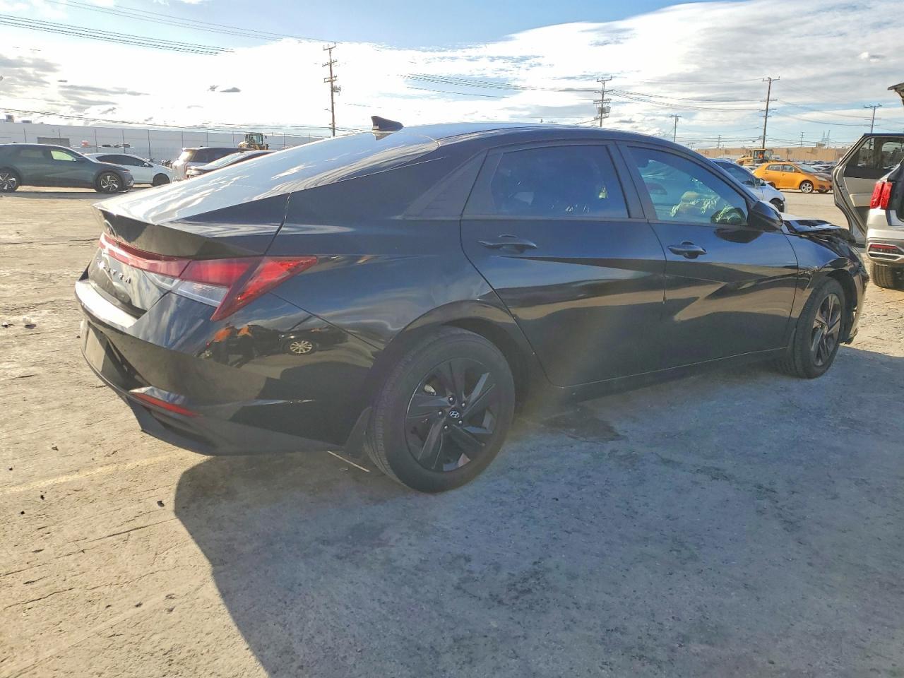 2022 Hyundai Elantra Sel - Image 3