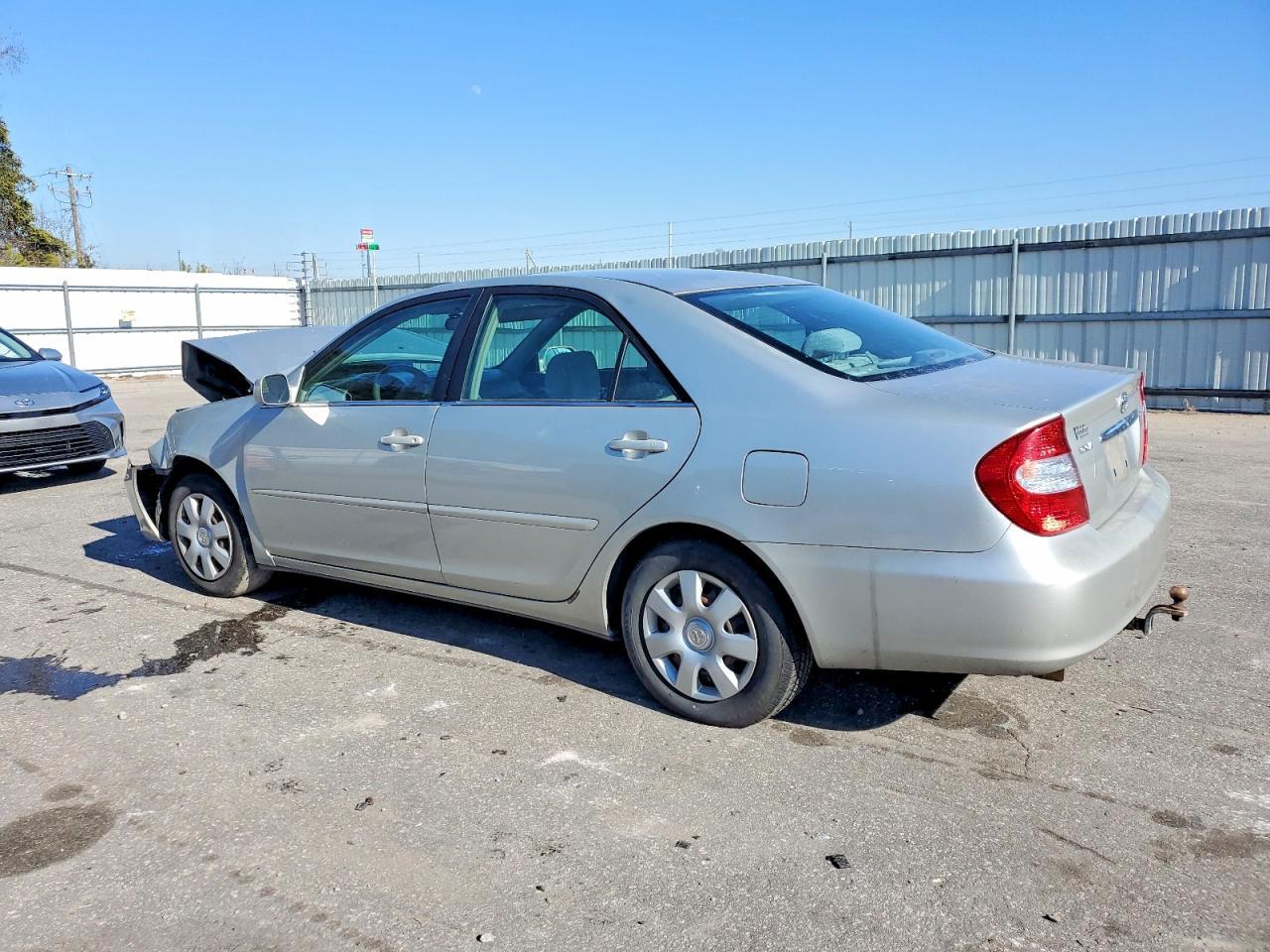 2004 Toyota Camry Le - Фото 2