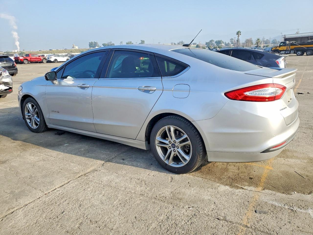 2016 Ford Fusion Se Hybrid - Фото 2