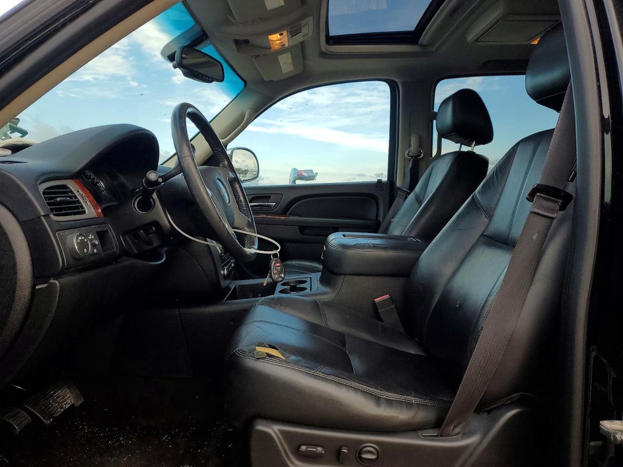 2014 GMC Yukon Xl C1500 Slt - Image 7