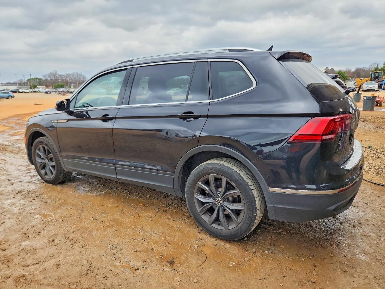 2022 Volkswagen Tiguan Se - Фото 2