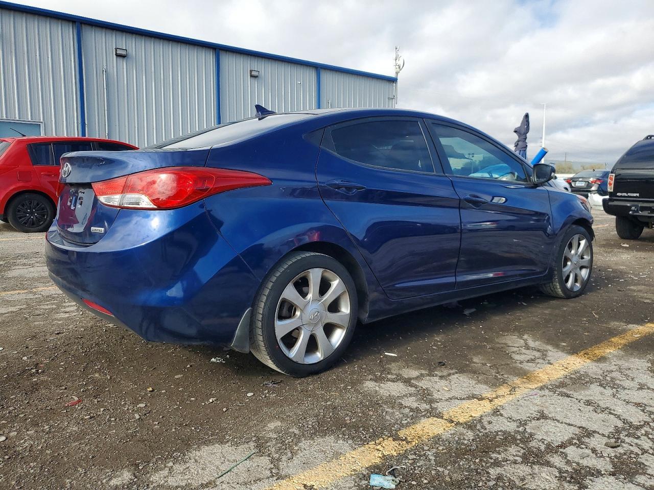 2013 Hyundai Elantra Limited - Image 3