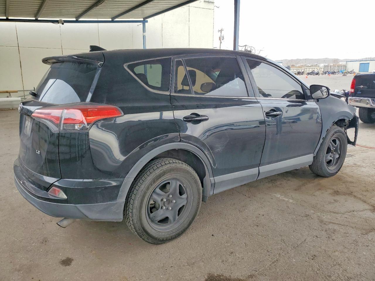 2018 Toyota Rav4 Le - Image 3