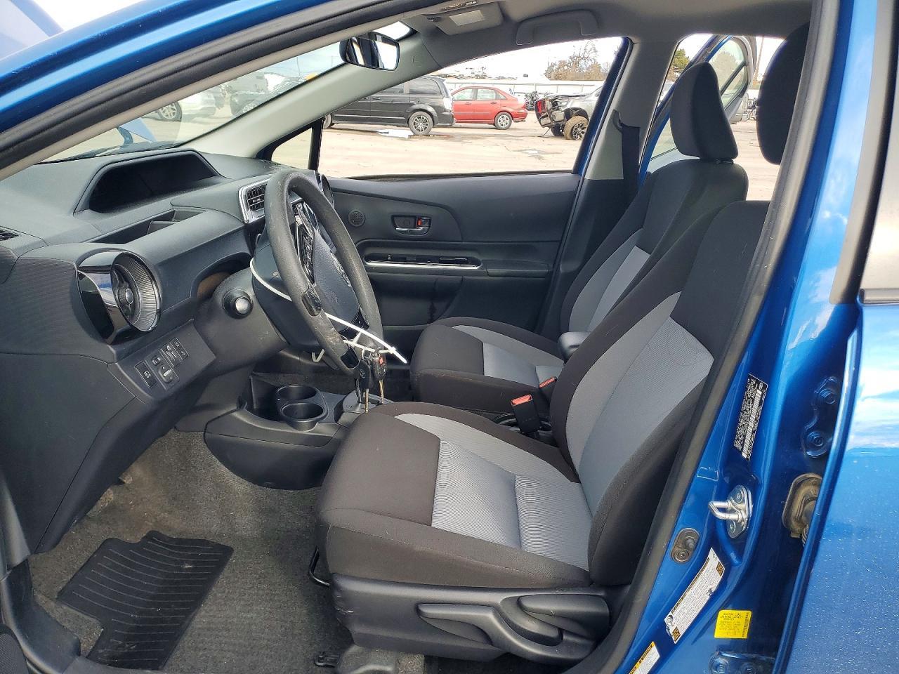 2019 Toyota Prius C - Image 7