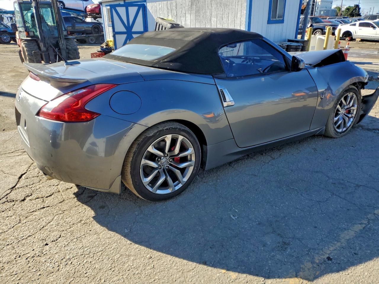 2012 Nissan 370Z Base - Image 3