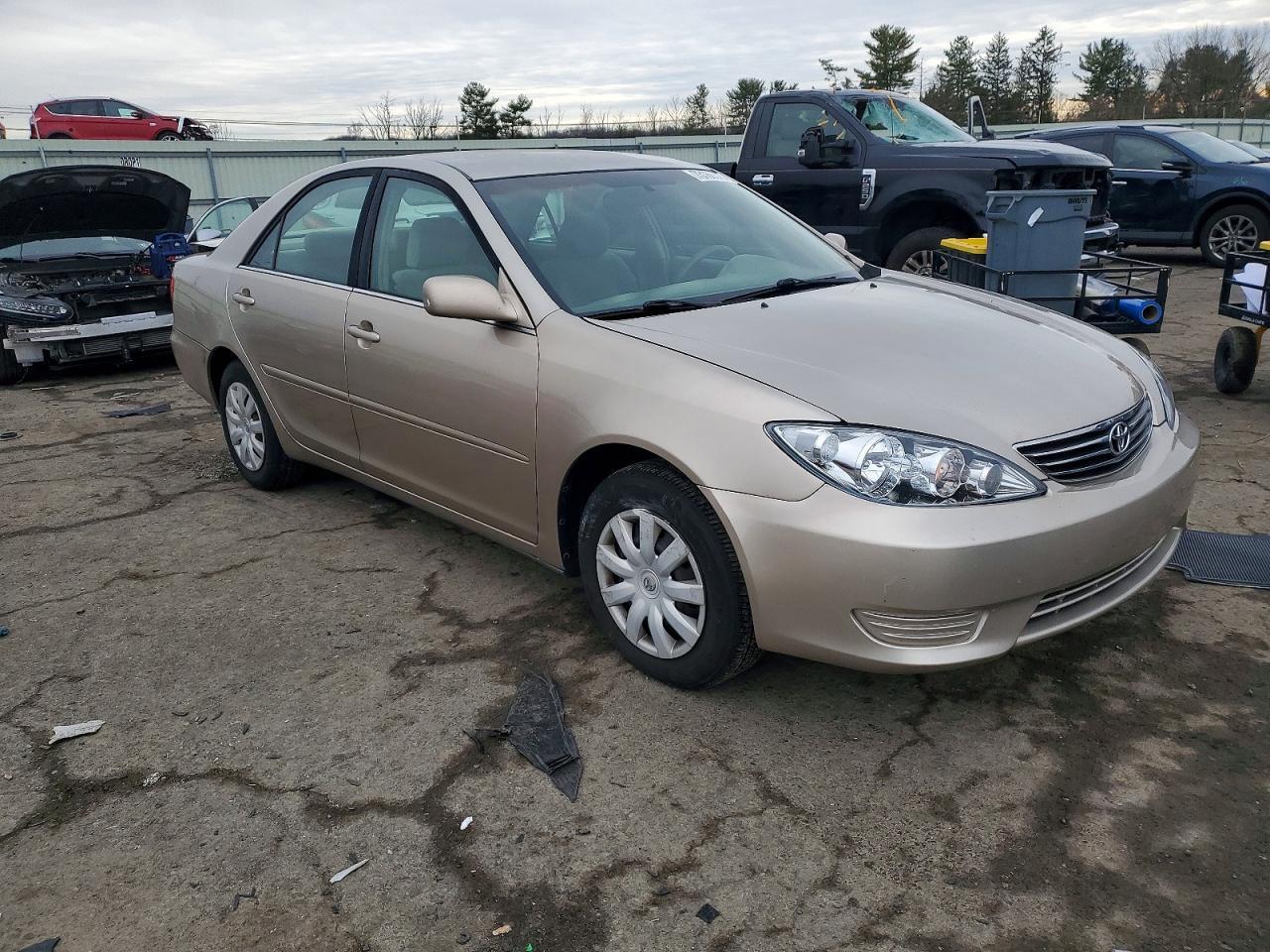 2005 Toyota Camry Le - Фото 4