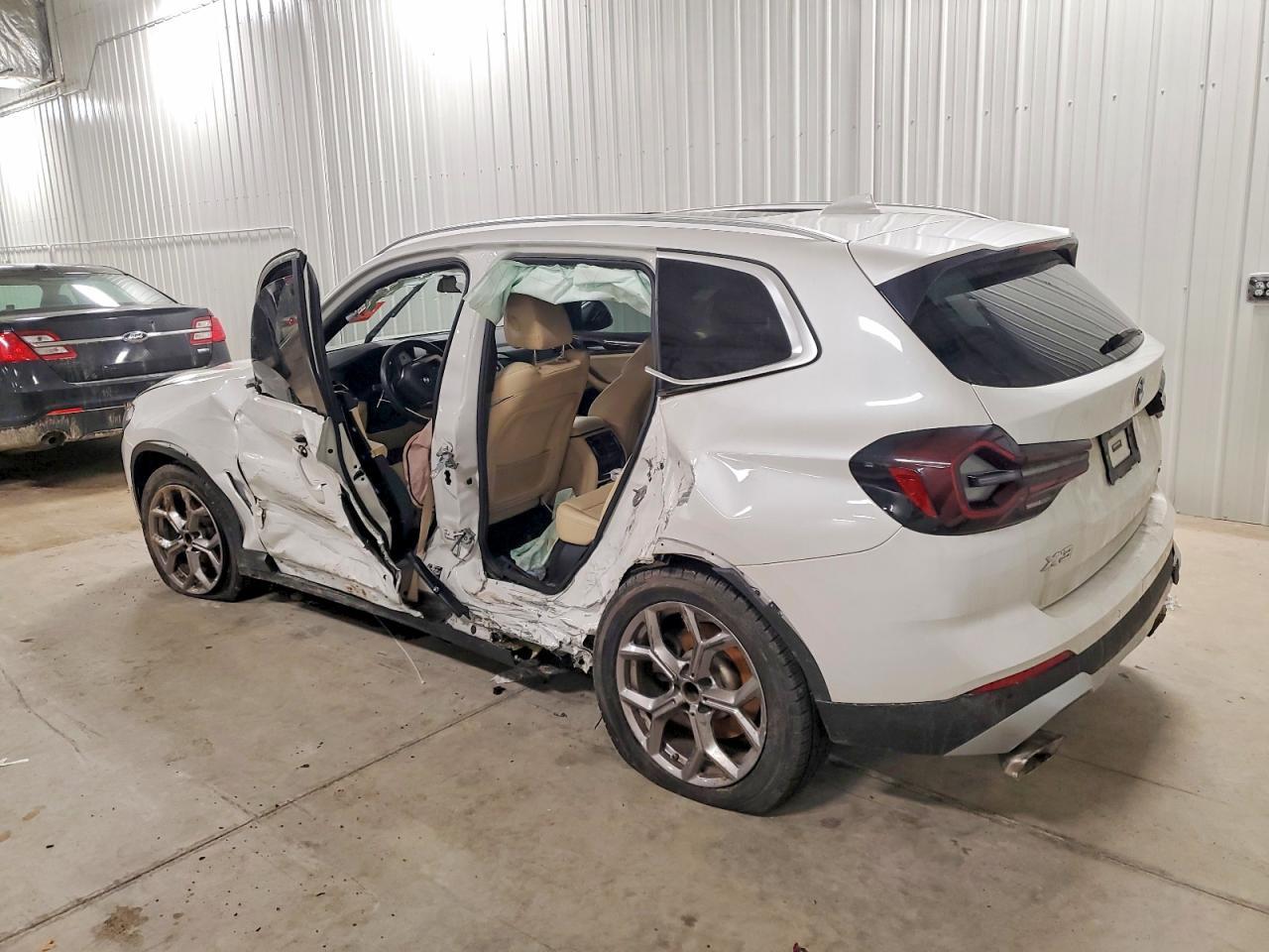 2022 BMW Motorrad X3 xDrive30I - Image 2