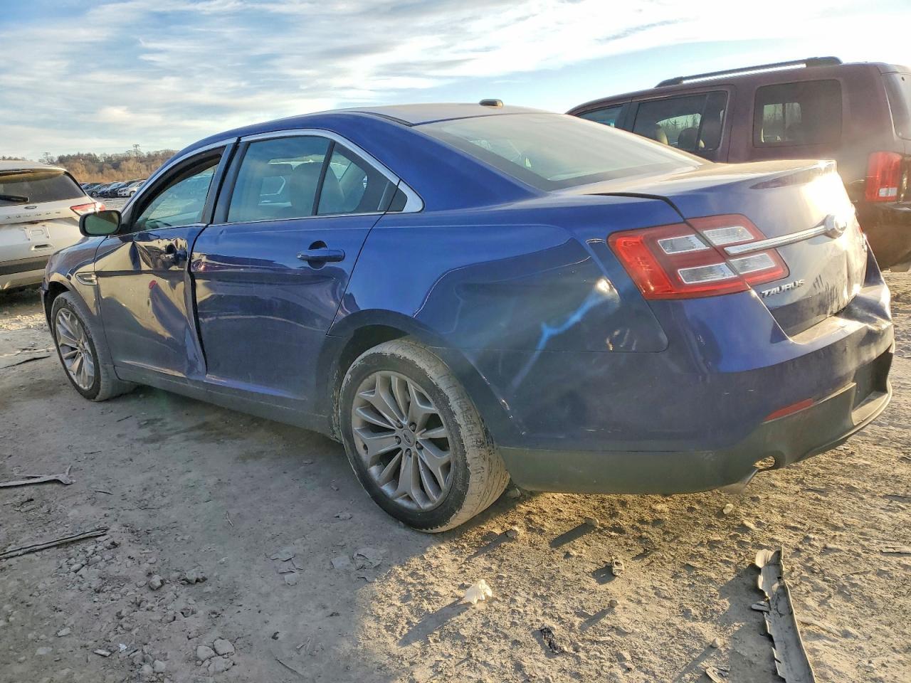 2013 Ford Taurus Limited - Фото 2