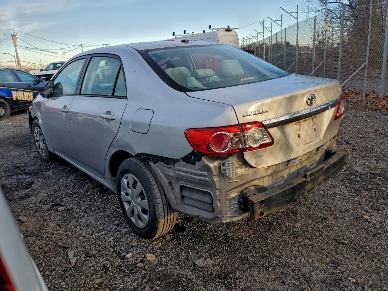 2011 Toyota Corolla - Фото 2