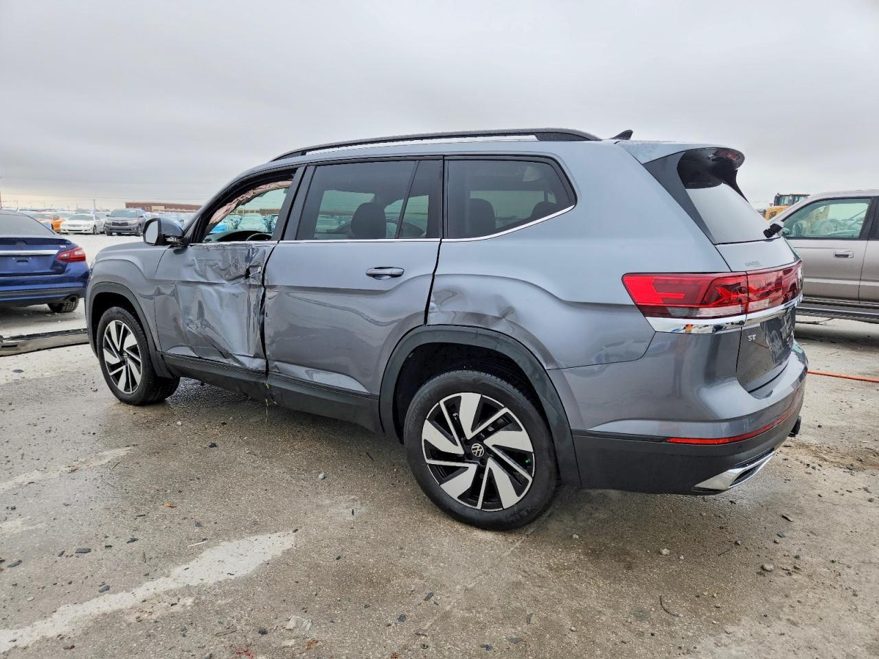 2024 Volkswagen Atlas Se - Image 2