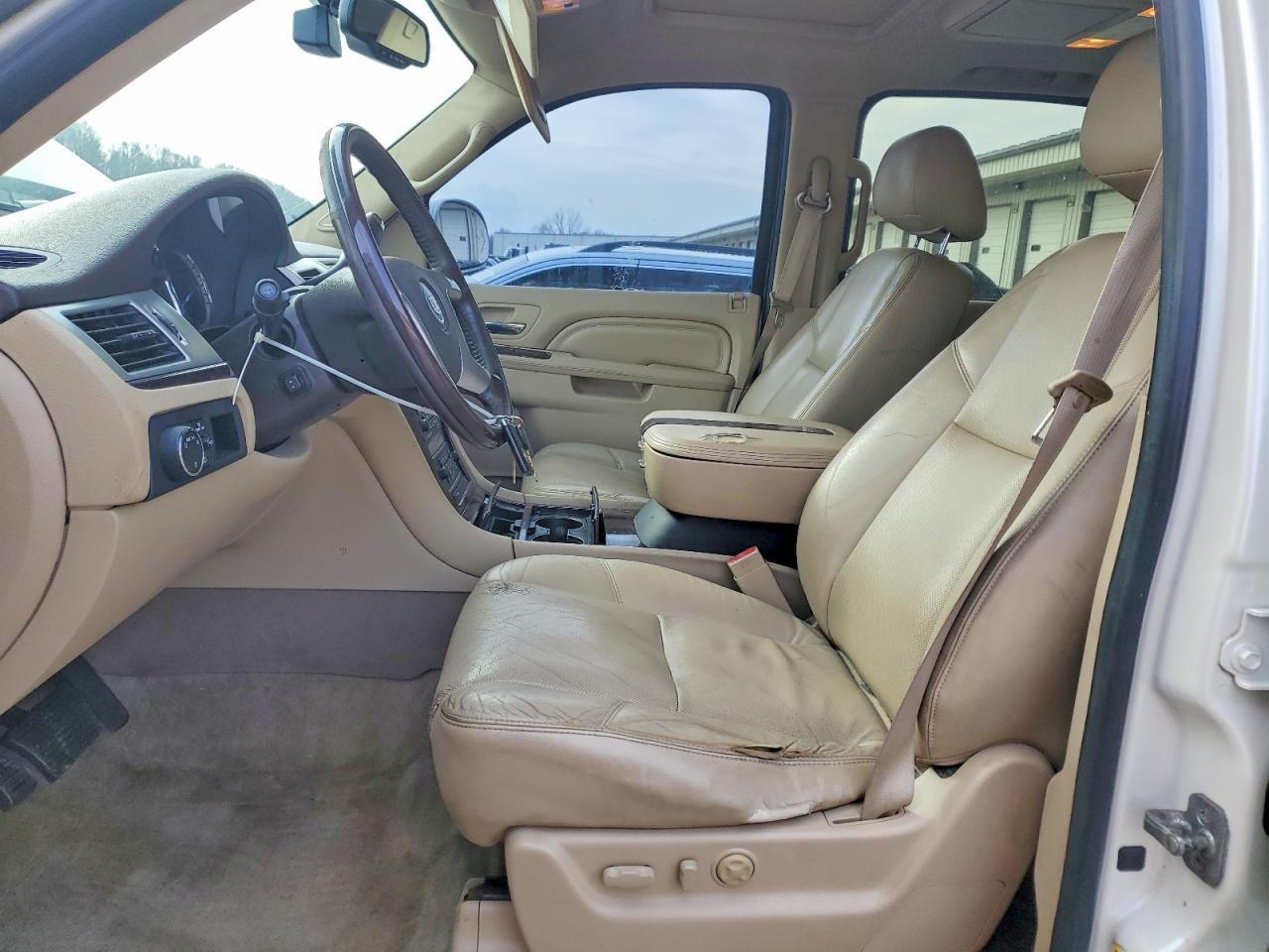 2011 Cadillac Escalade Esv Premium - Image 7