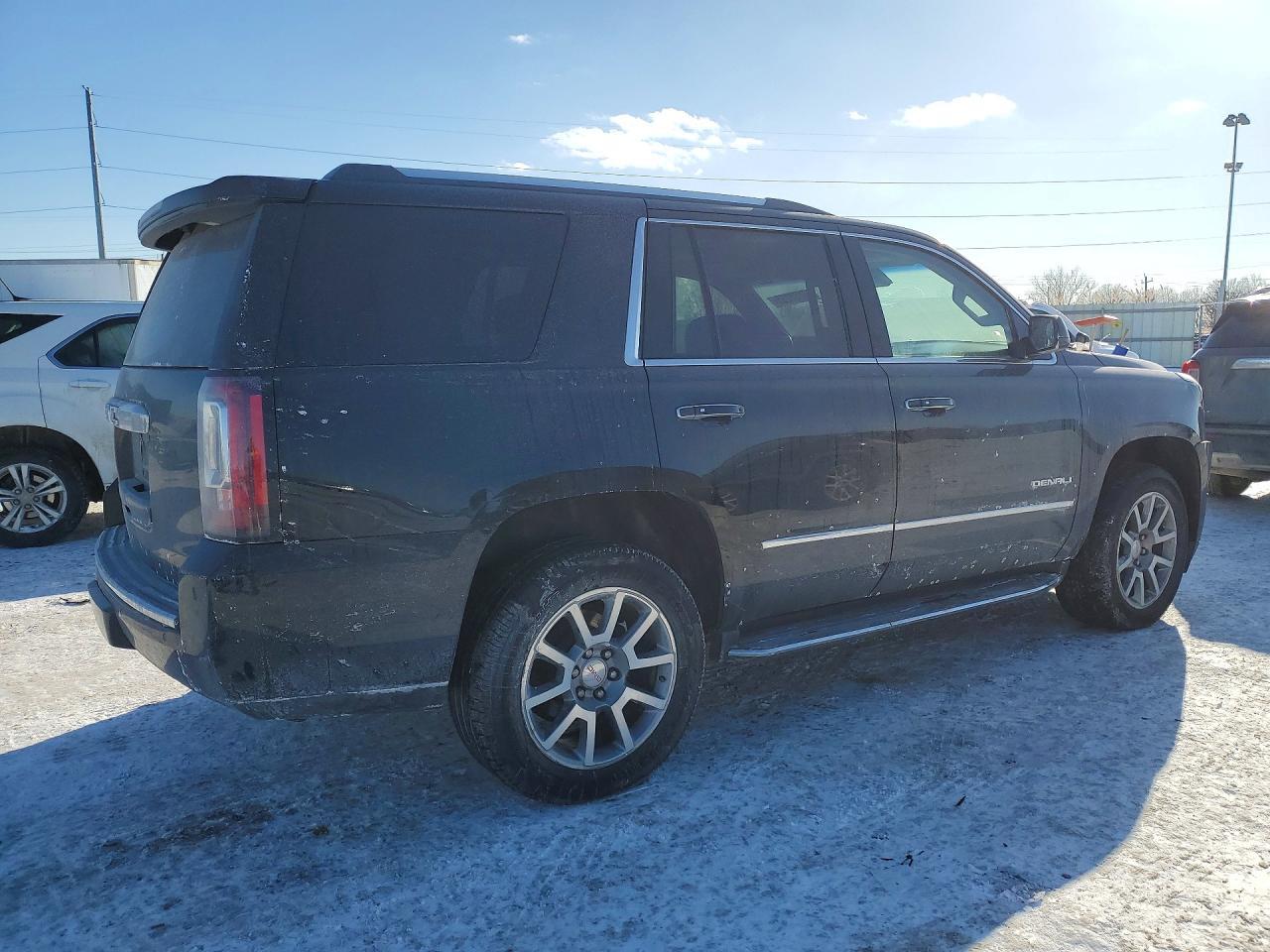 2017 GMC Yukon Denali - Фото 3