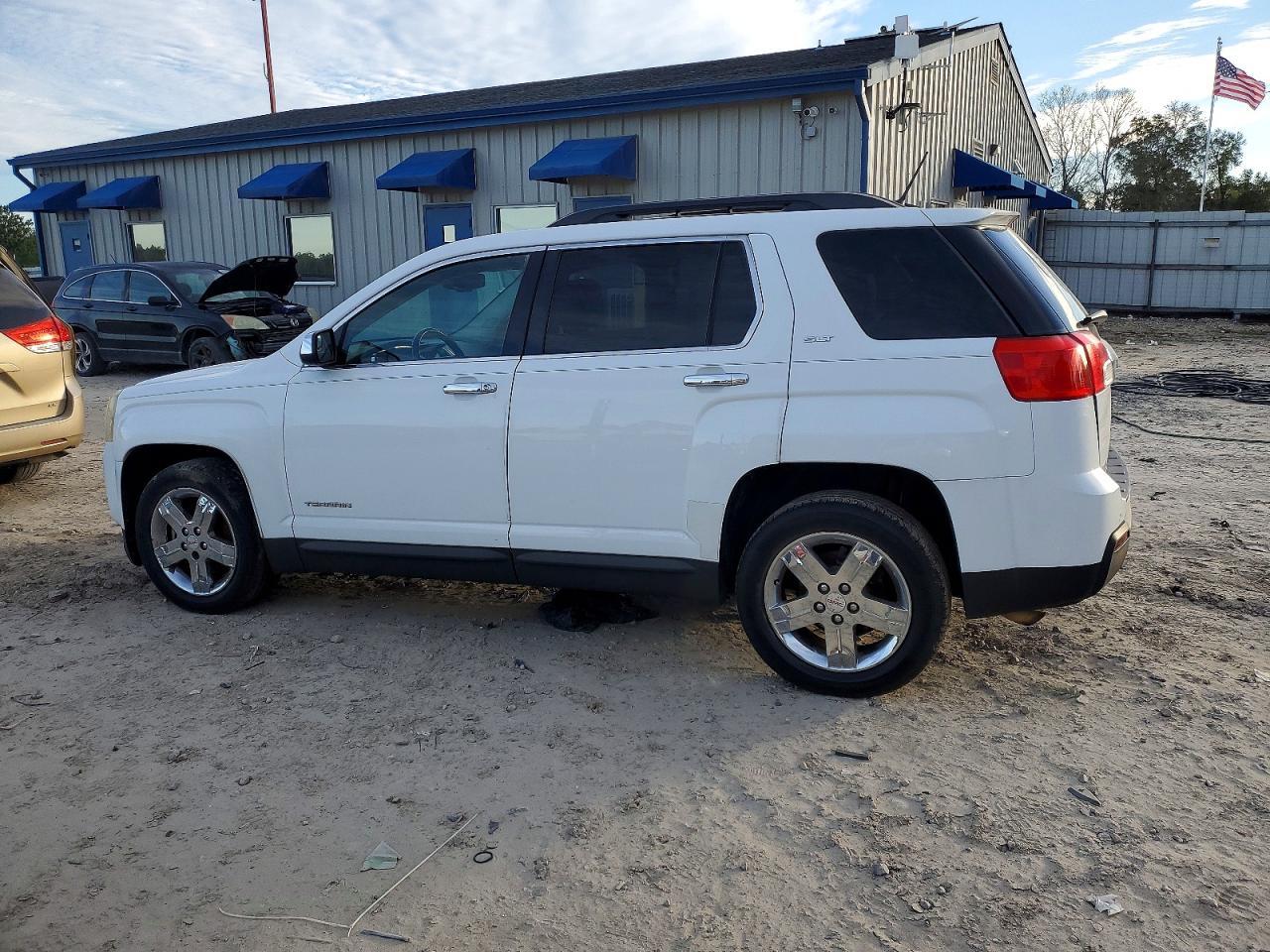 2013 GMC Terrain Slt - Image 2