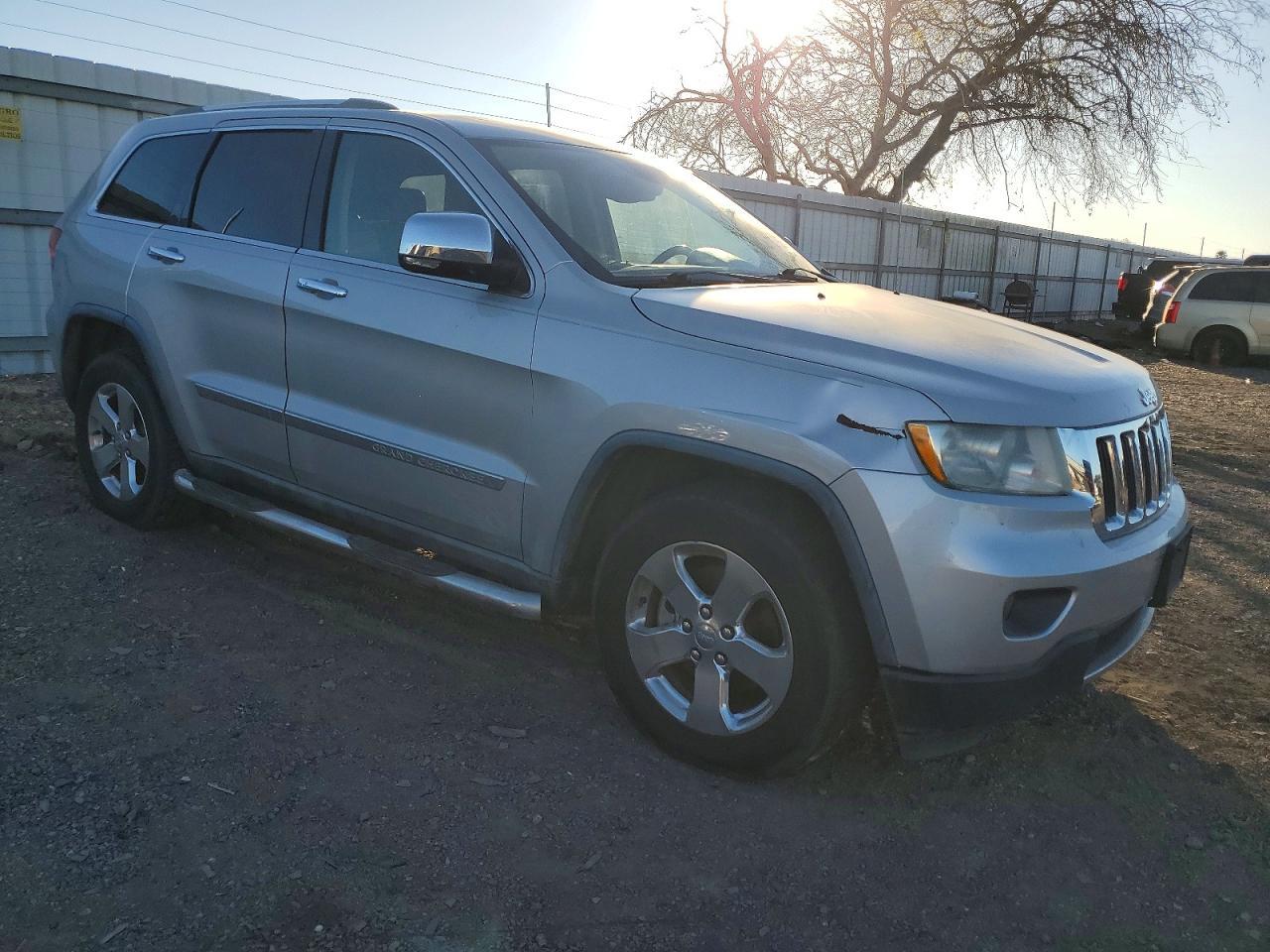 2012 Jeep Grand Cherokee Limited - Image 7
