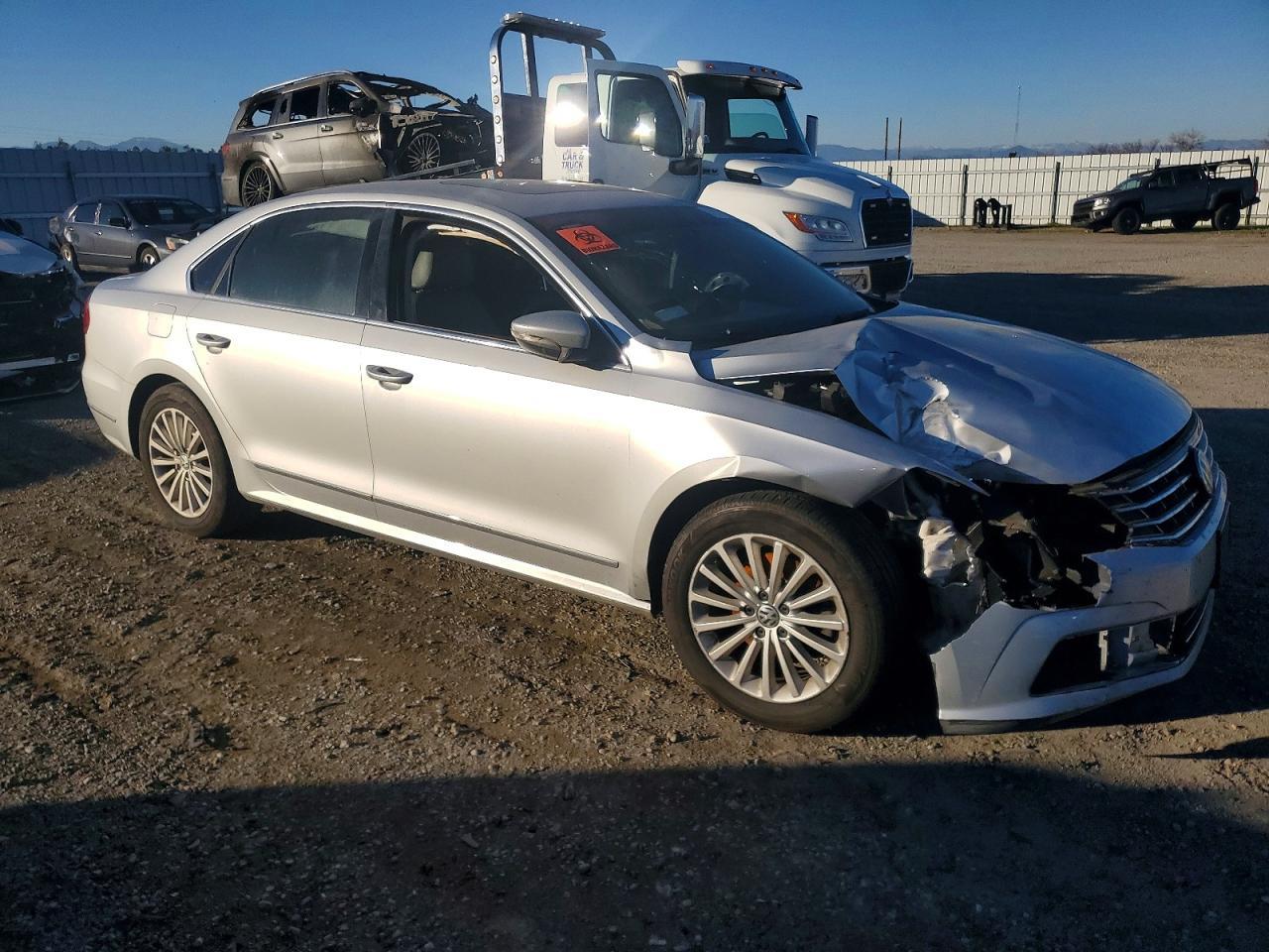 2016 Volkswagen Passat Se - Image 4