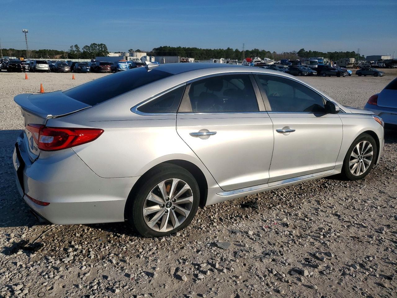 2016 Hyundai Sonata Sport - Image 3