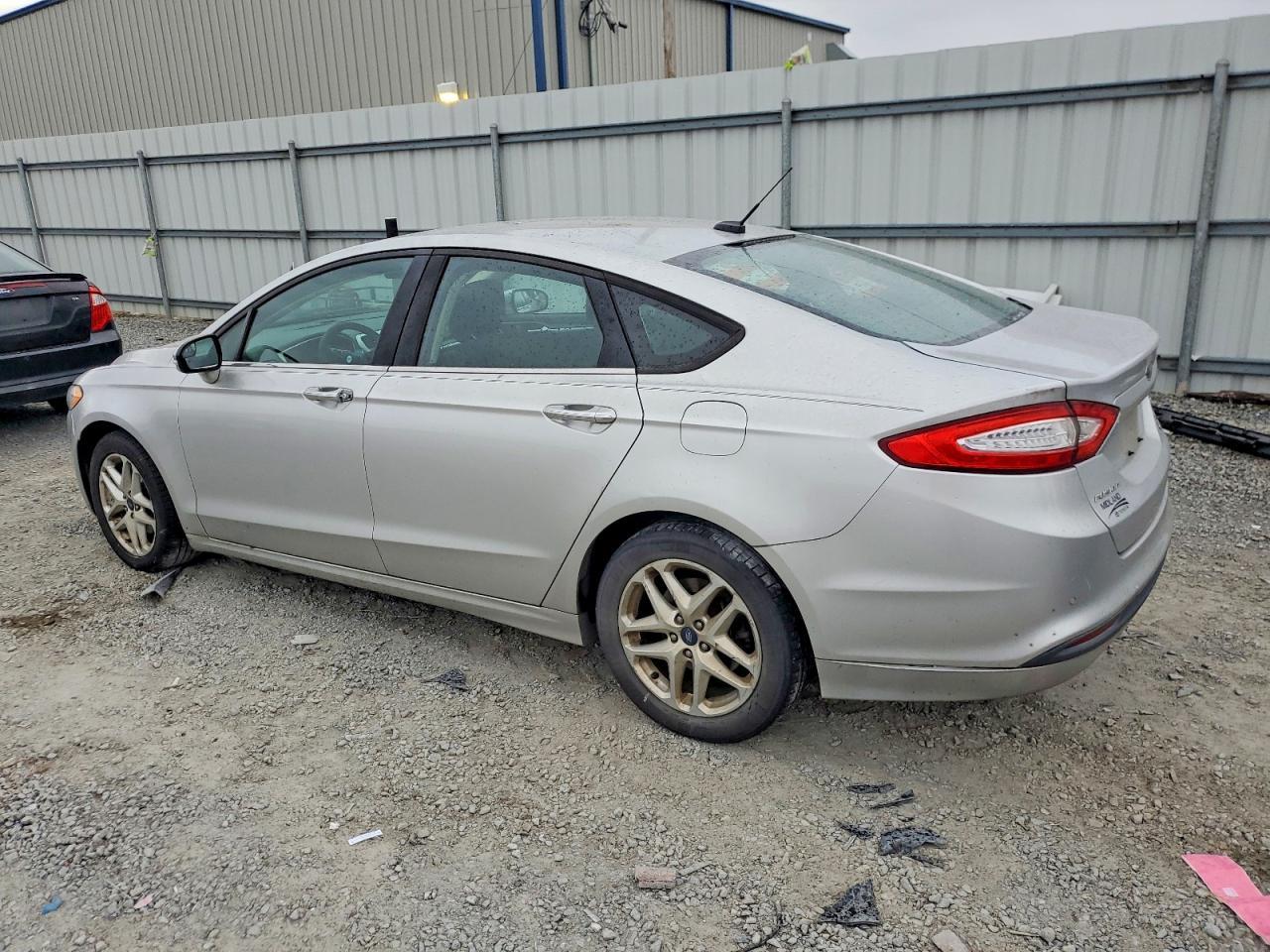 2013 Ford Fusion Se - Фото 2