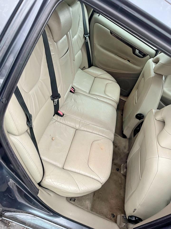 2006 Volvo V70 - Image 6