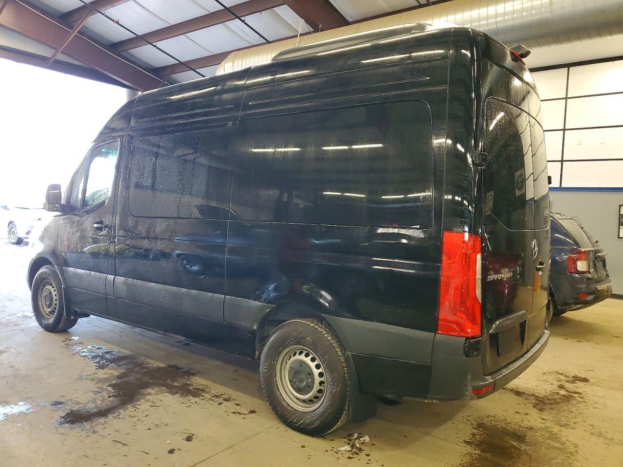 2025 Mercedes-Benz Sprinter 2500 - Фото 2