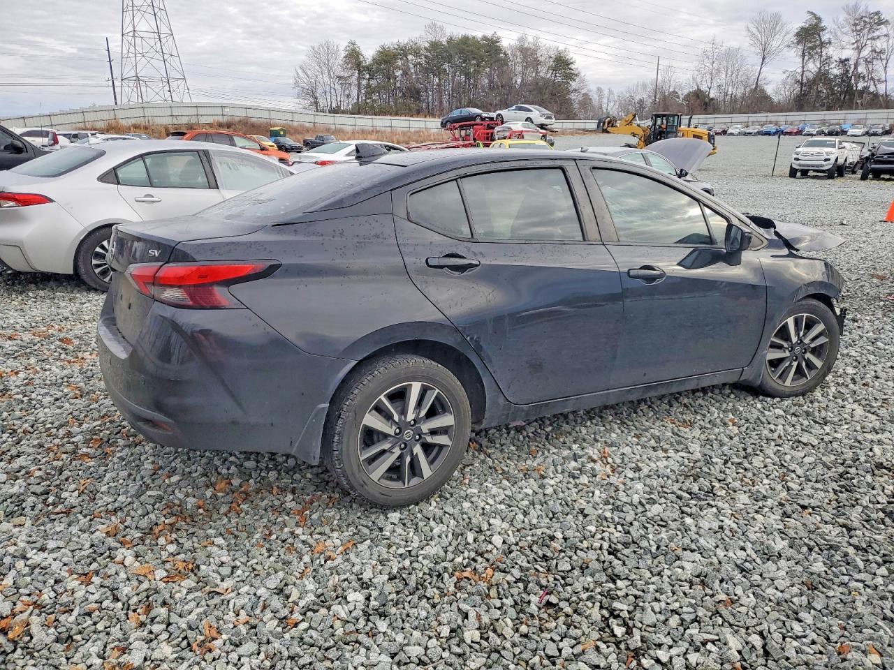 2020 Nissan Versa Sv - Image 3