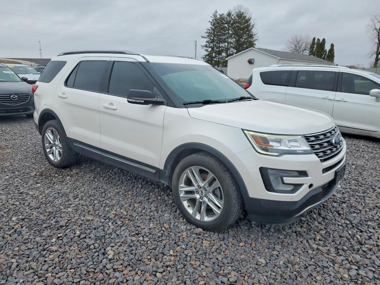 2017 Ford Explorer Xlt - Фото 4