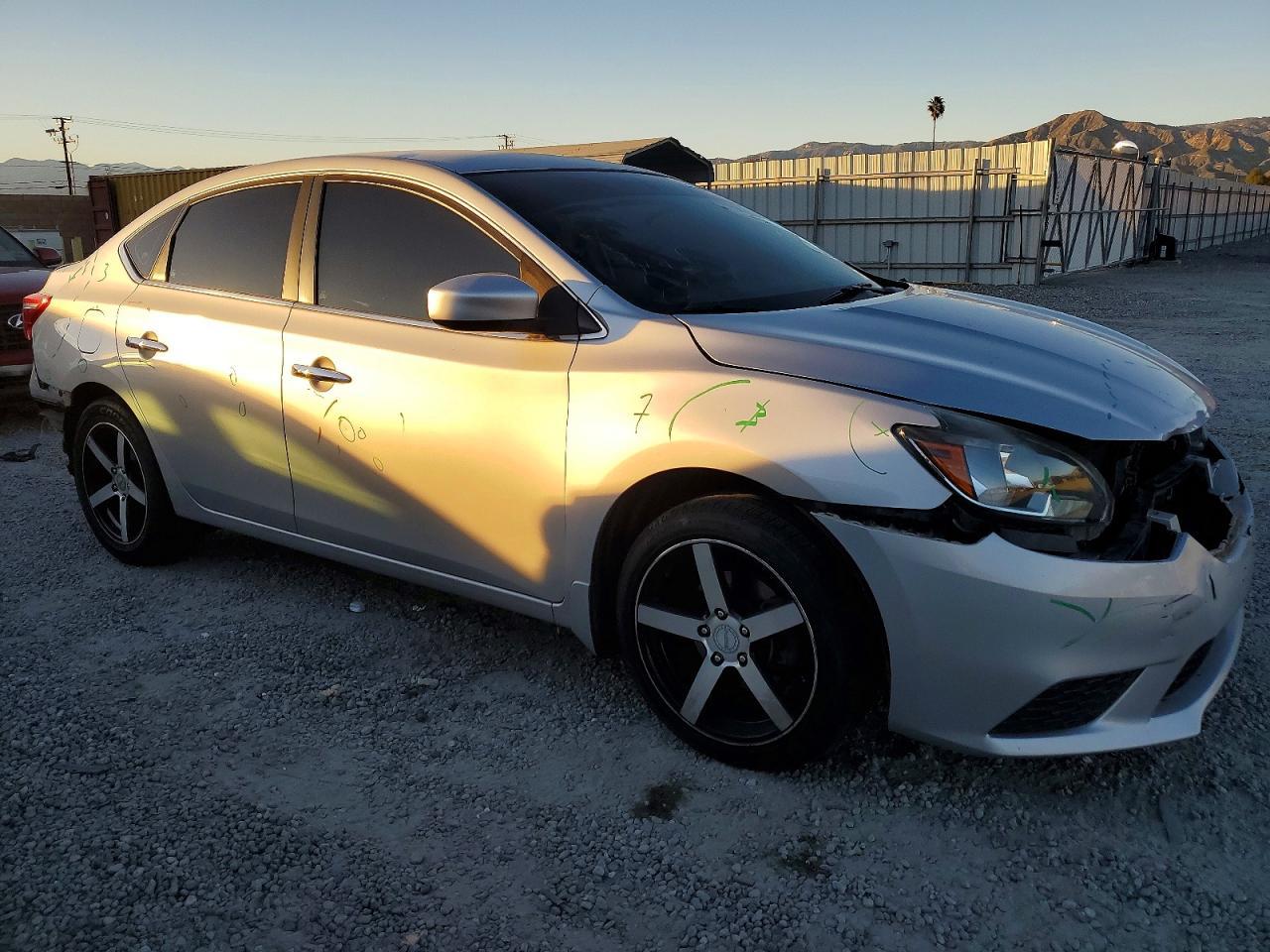 2019 Nissan Sentra S - Фото 4