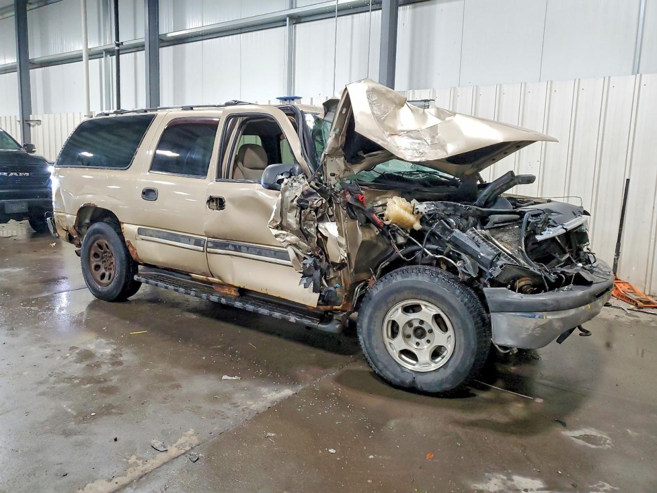 2005 Chevrolet Suburban K1500 - Image 4