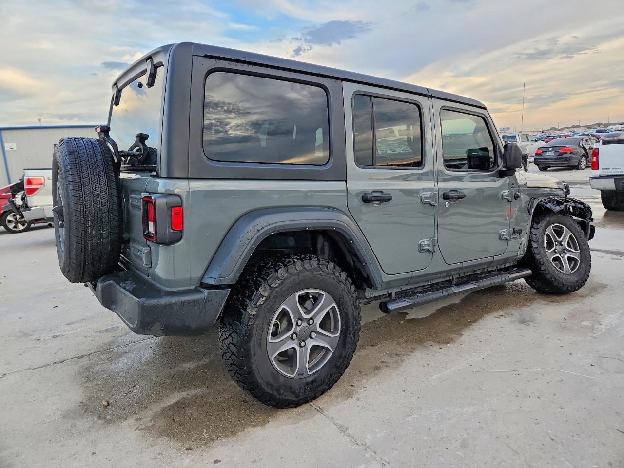 2022 Jeep Wrangler Unlimited Sport - Фото 3