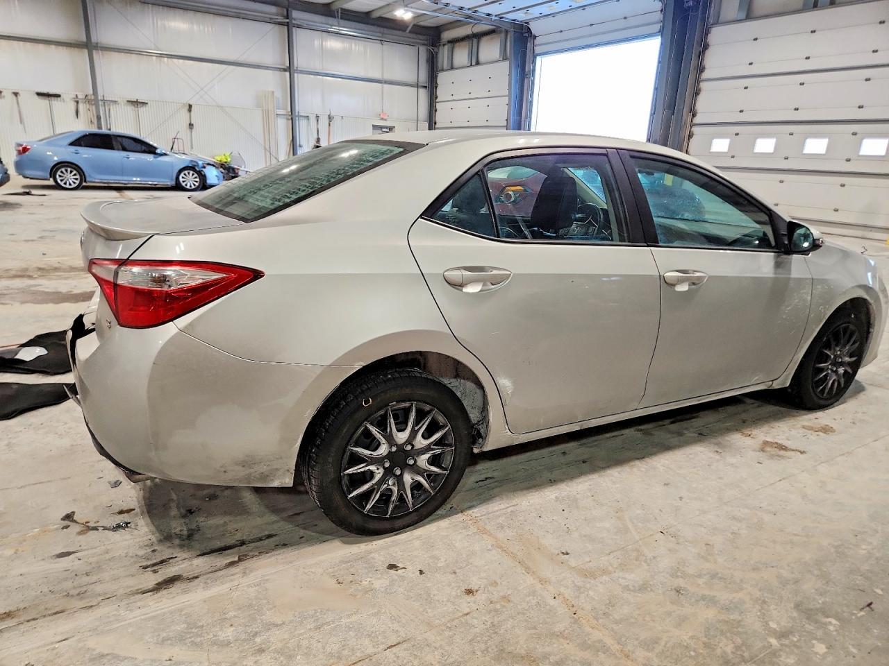 2014 Toyota Corolla L - Фото 3