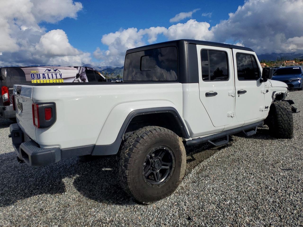 2023 Jeep Gladiator Sport - Image 3