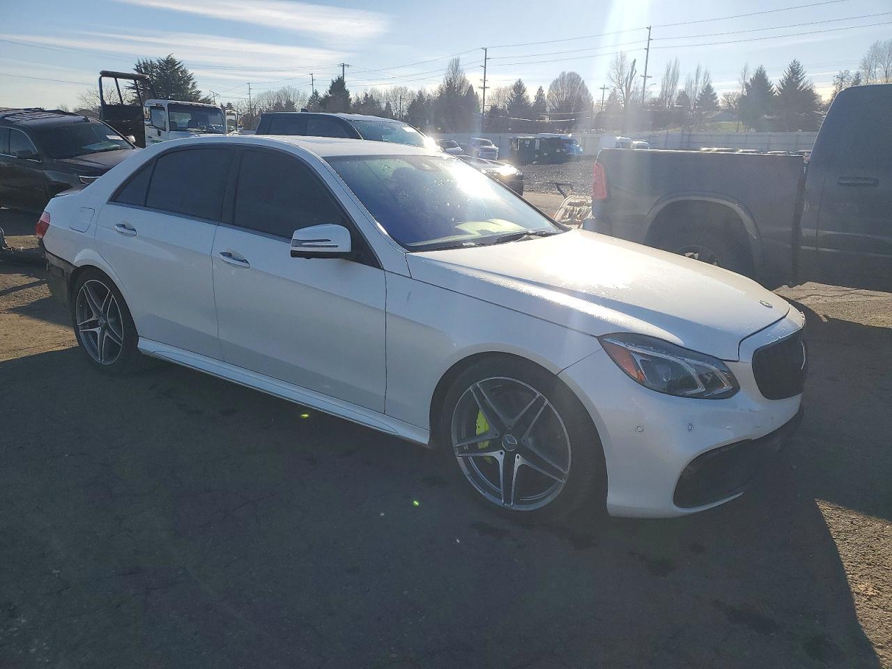 2014 Mercedes-Benz E 550 4Matic - Image 4