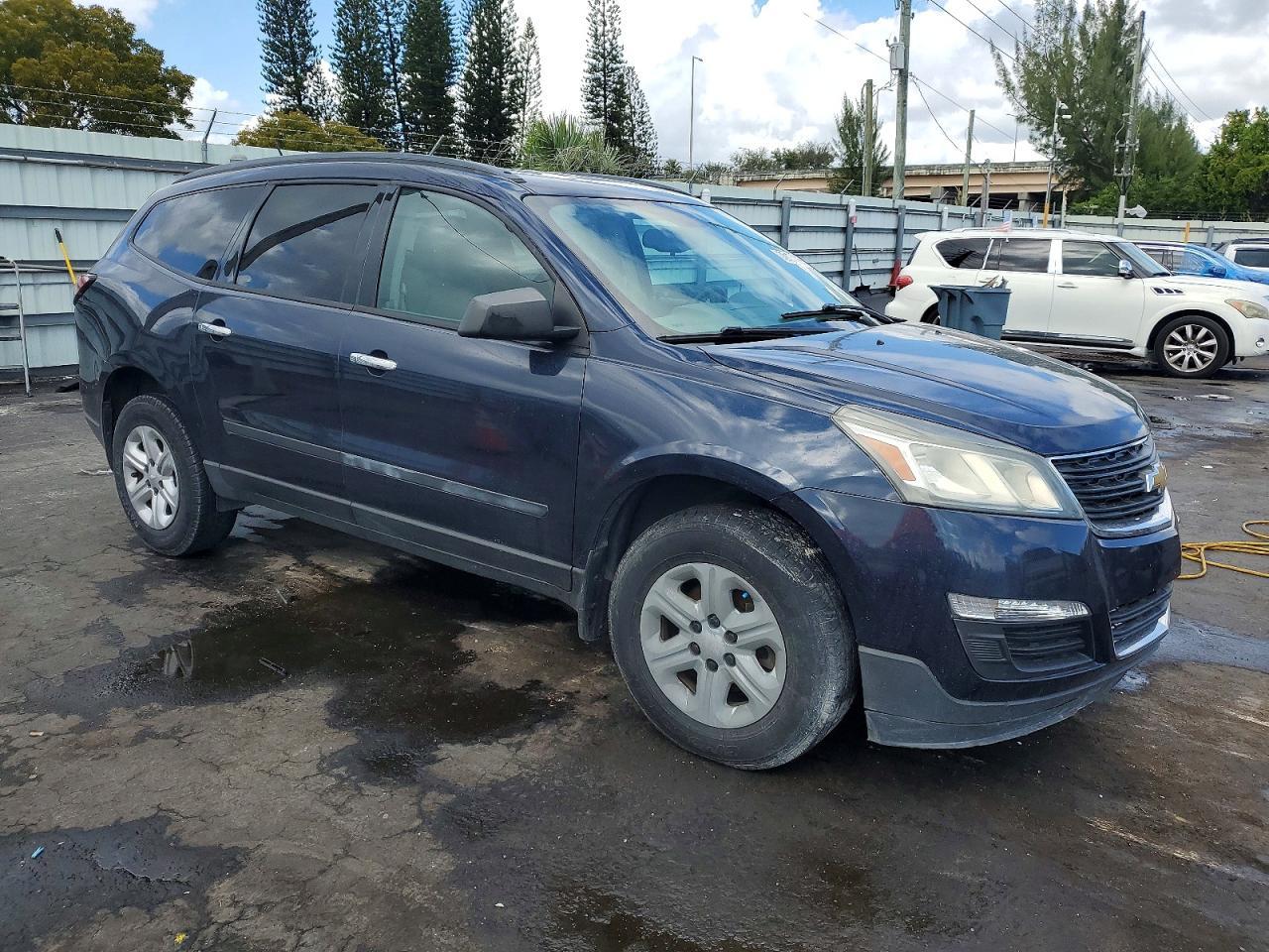 2015 Chevrolet Traverse Ls - Фото 4