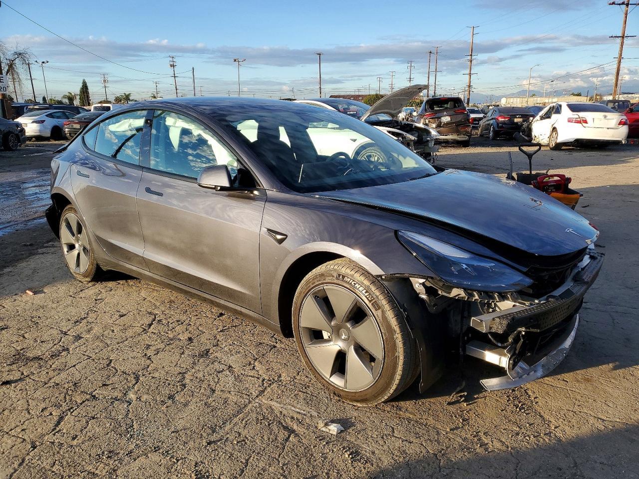 2022 Tesla Model 3 - Фото 4