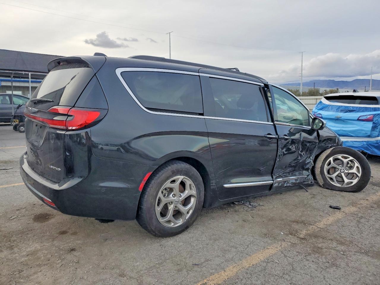 2022 Chrysler Pacifica Limited - Фото 3
