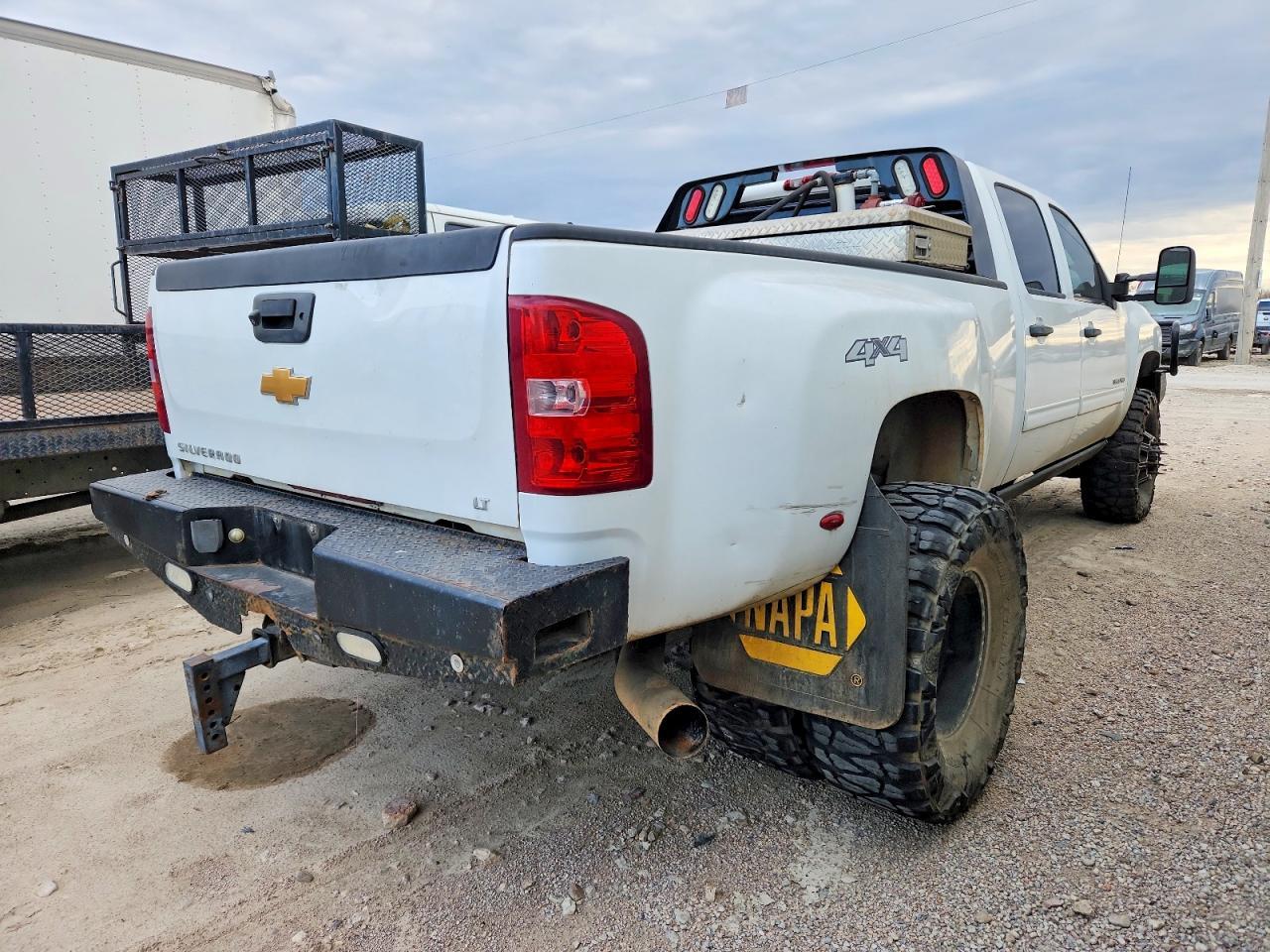 2012 Chevrolet Silverado K3500 Lt - Image 3