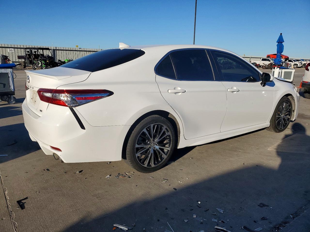 2020 Toyota Camry - Фото 3