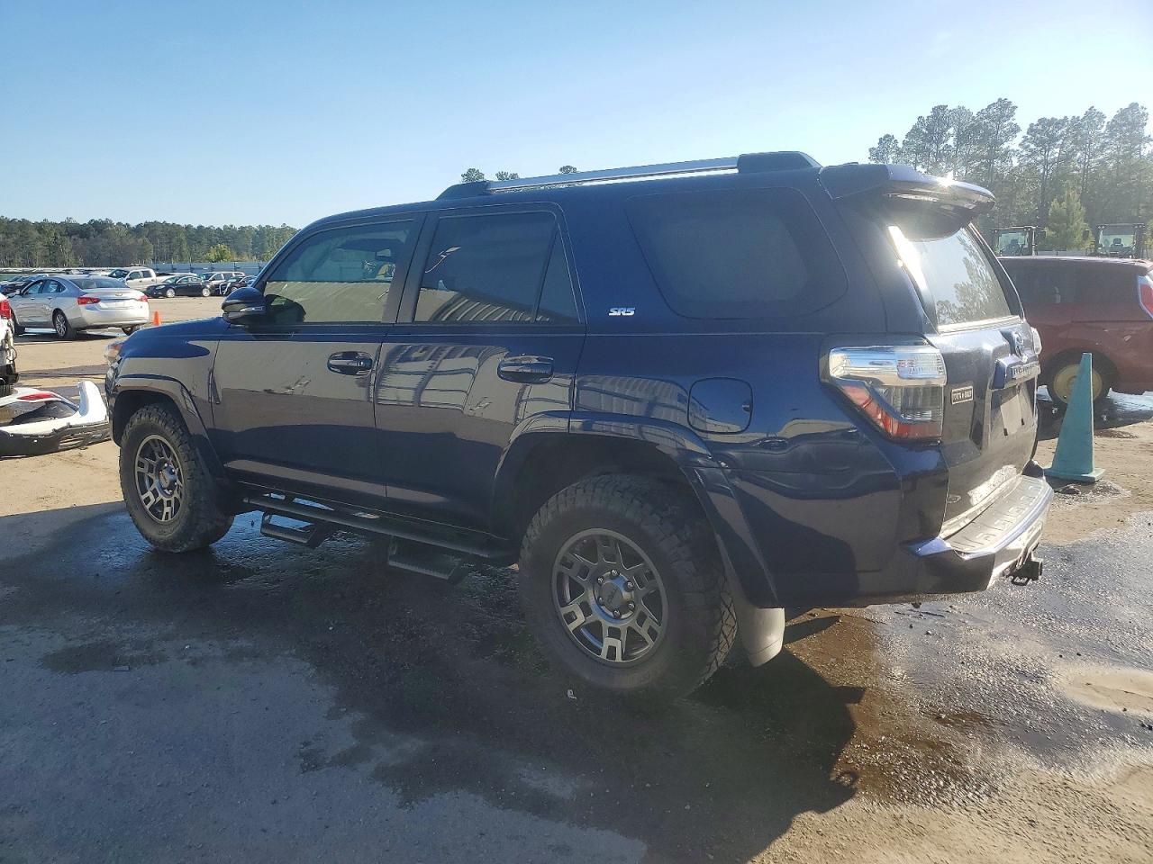 2020 Toyota 4Runner Sr5 - Image 2