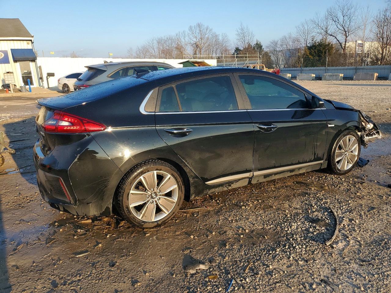 2017 Hyundai Ioniq Limited - Image 3